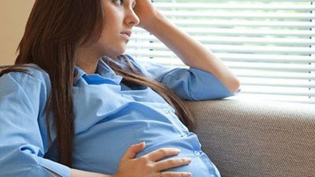 Có nên điều trị viêm nội mạc tử cung khi mang thai không?